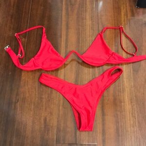 Red bikini top (NEW WITHOUT TAGS)